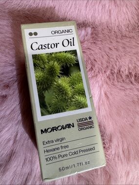 Morovan Organic Castor Oil Box in White and Green